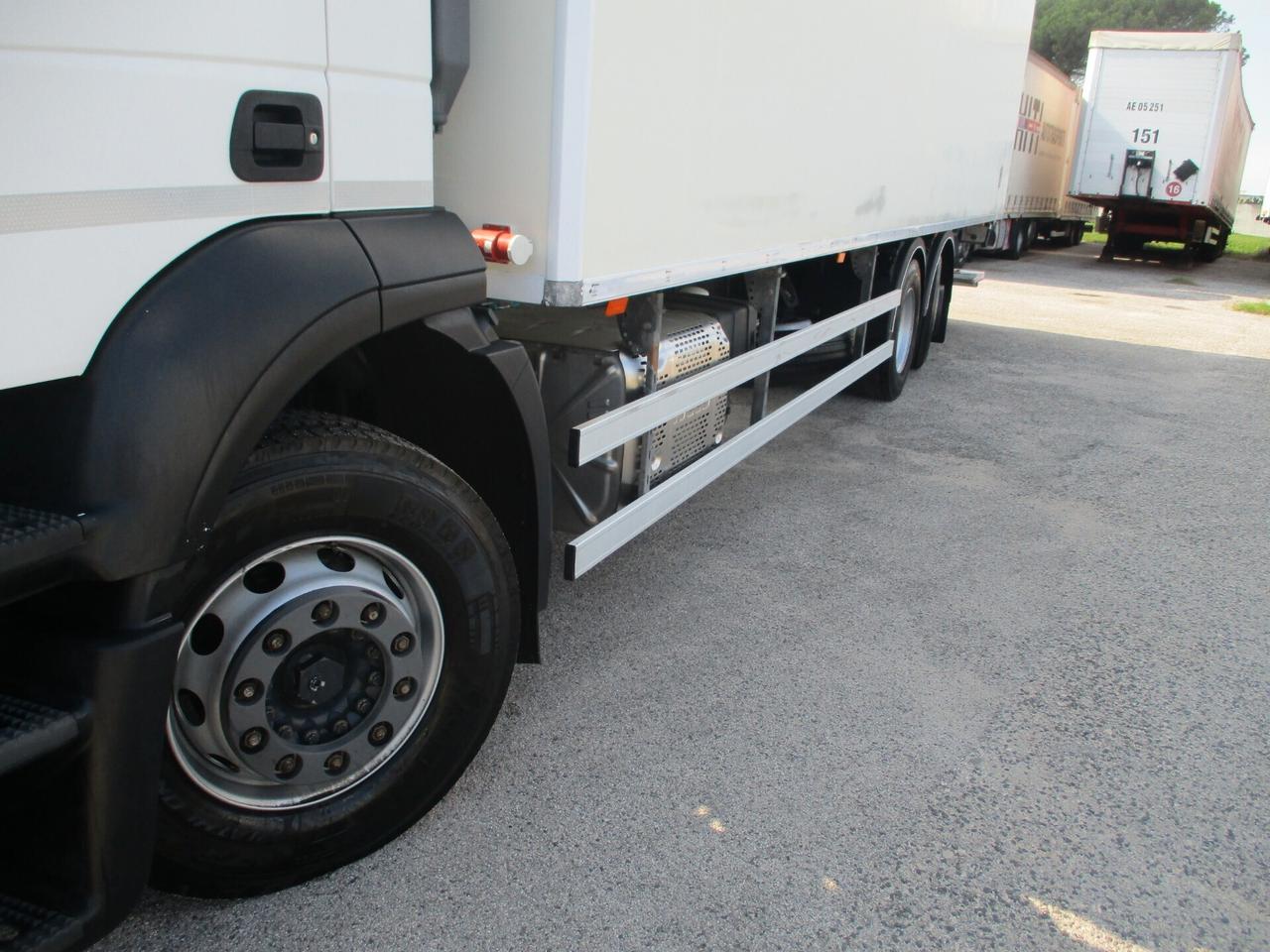 Iveco STRALIS 360 E6 CELLA FRIGO 9.60M+PEDANA FRC 03/26