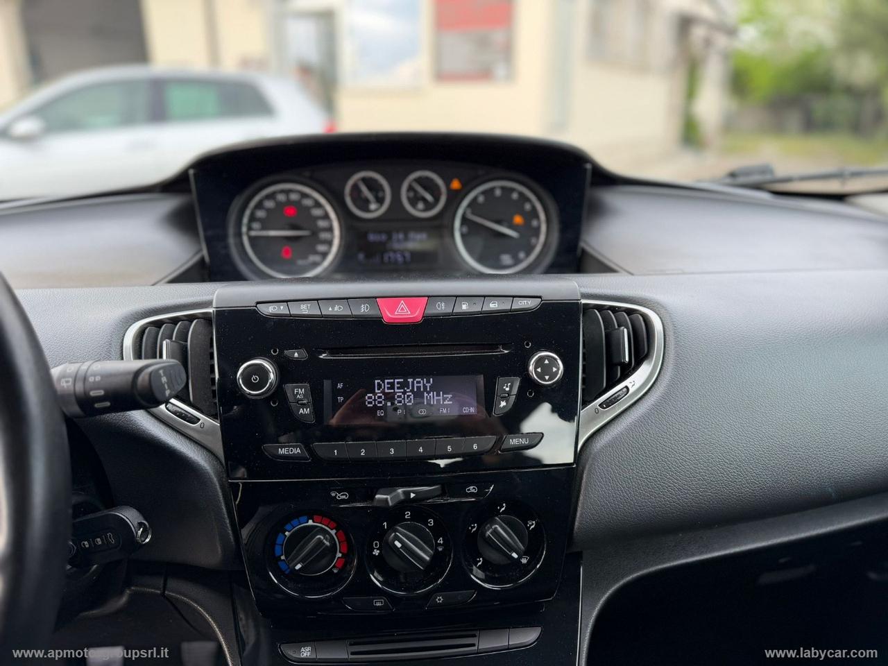 LANCIA Ypsilon 0.9 T.Air 85CV 5p. Met.Ec. Gold