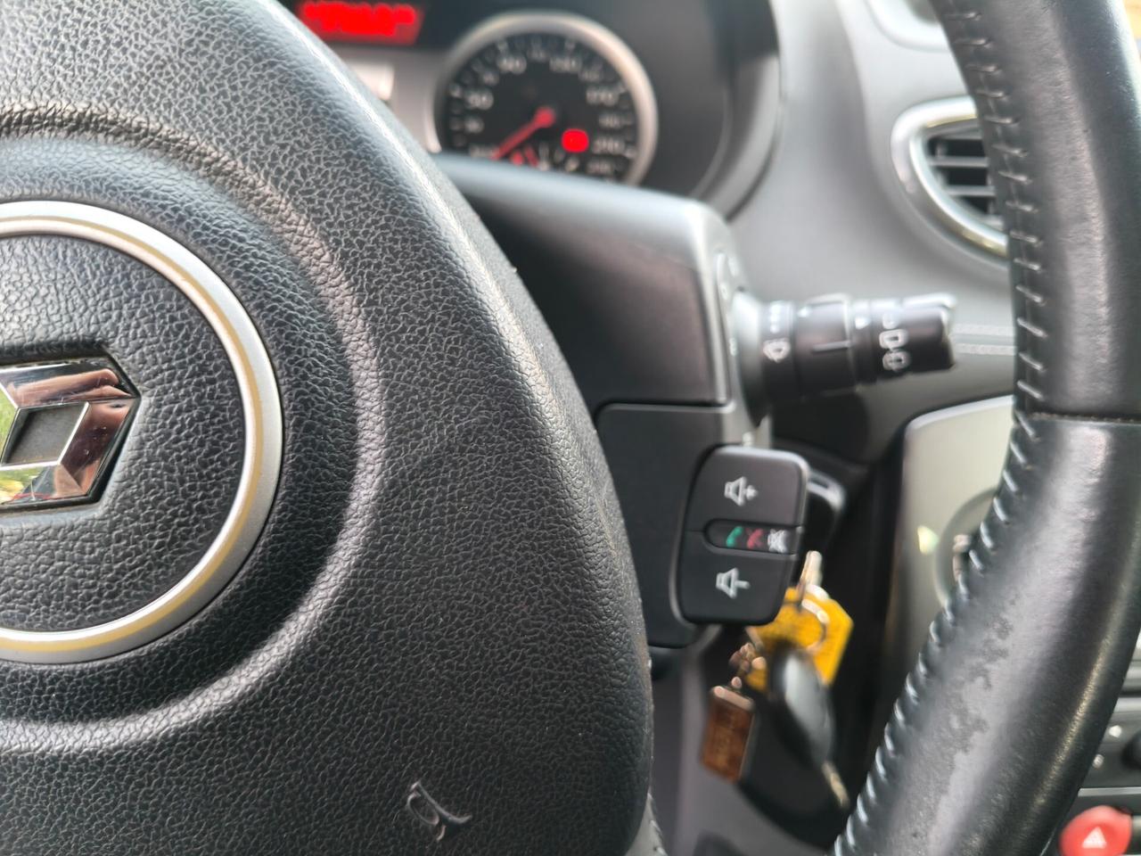 Renault Clio 1.2 sw del 2011 SOLO 105.000 KM