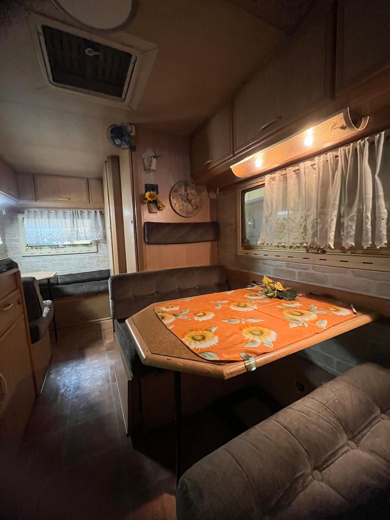 CAMPER MANSARDATO FIAT DUCATO - ADRIA - OMOLOGATO 6 POSTI - 2.5D - 1989