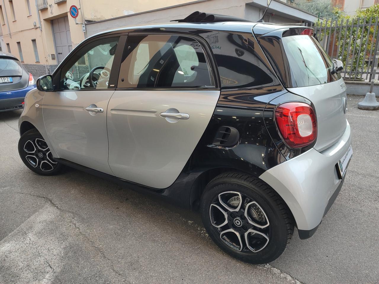 Smart ForFour 70 1.0 aut. Cabrio Assist Frenata/Corsia