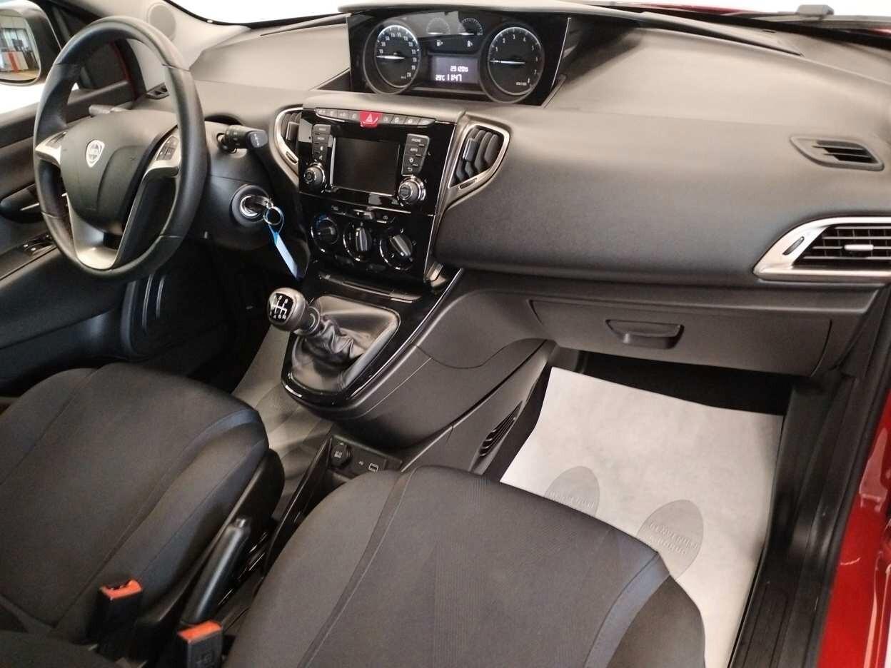 Lancia Ypsilon 1.0 FireFly 5 porte S&S Hybrid