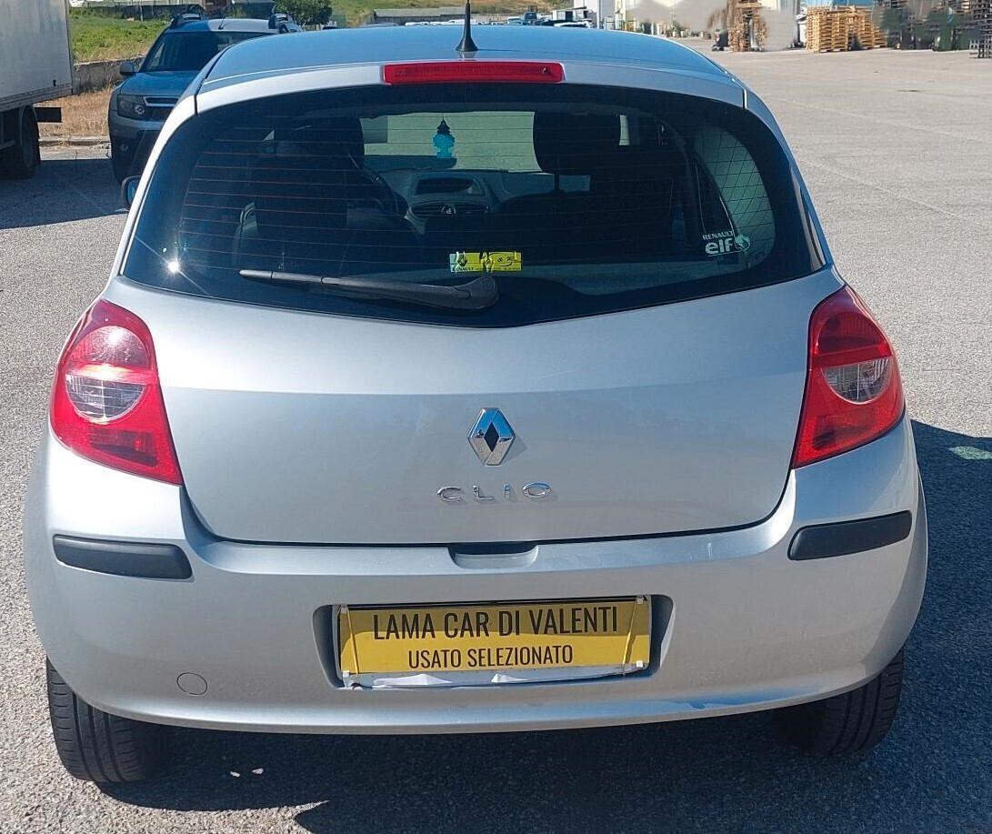 RENAULT CLIO 1.2 -PARI AL NUOVO-NEOPATENTATI