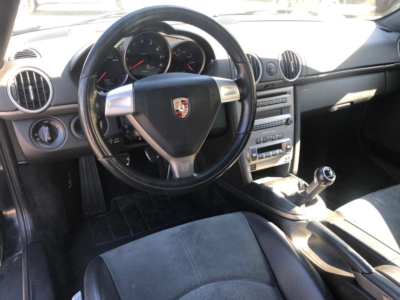 Porsche Cayman 2.7