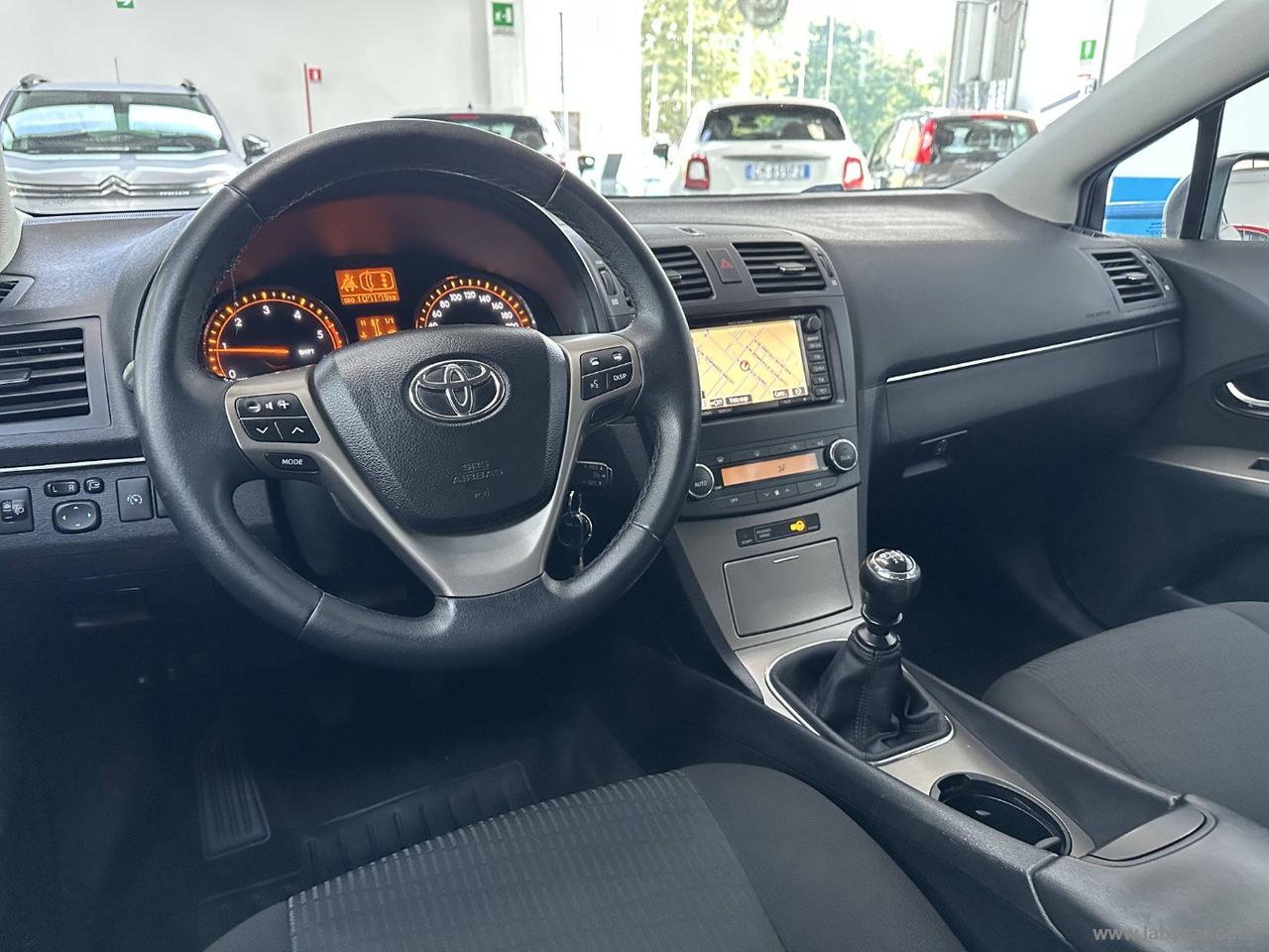 TOYOTA Avensis 2.0 D-4D Wagon Executive