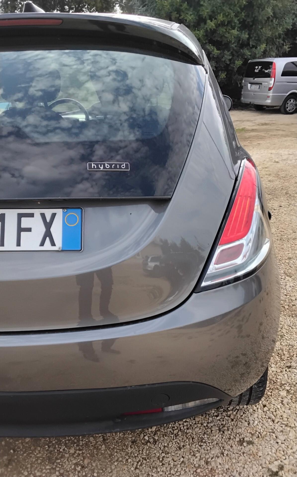 Lancia Ypsilon 1.0 FireFly 5 porte S&S Hybrid UnYca