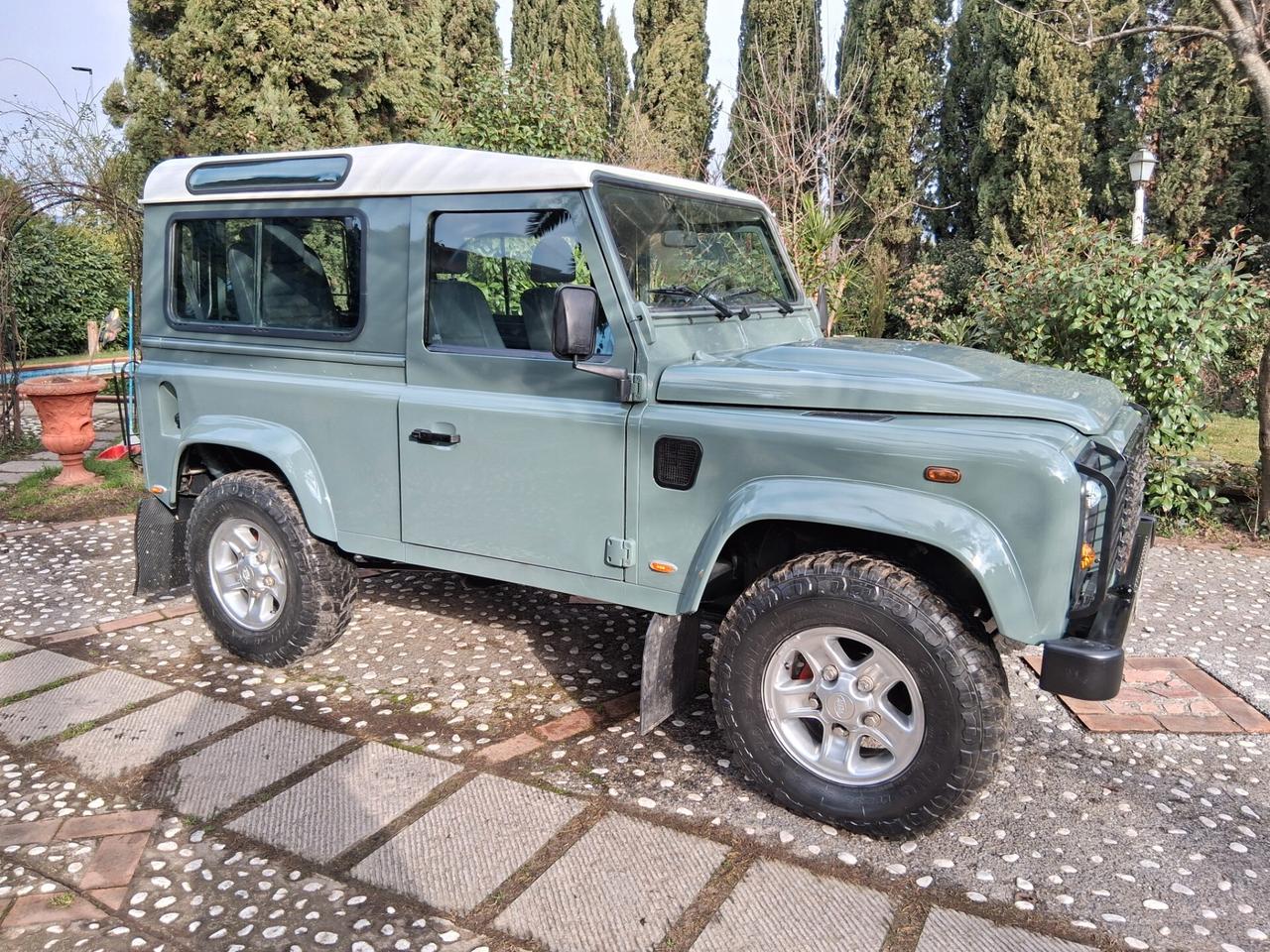 Land Rover Defender 90 2.4 TD4 Station Wagon SE