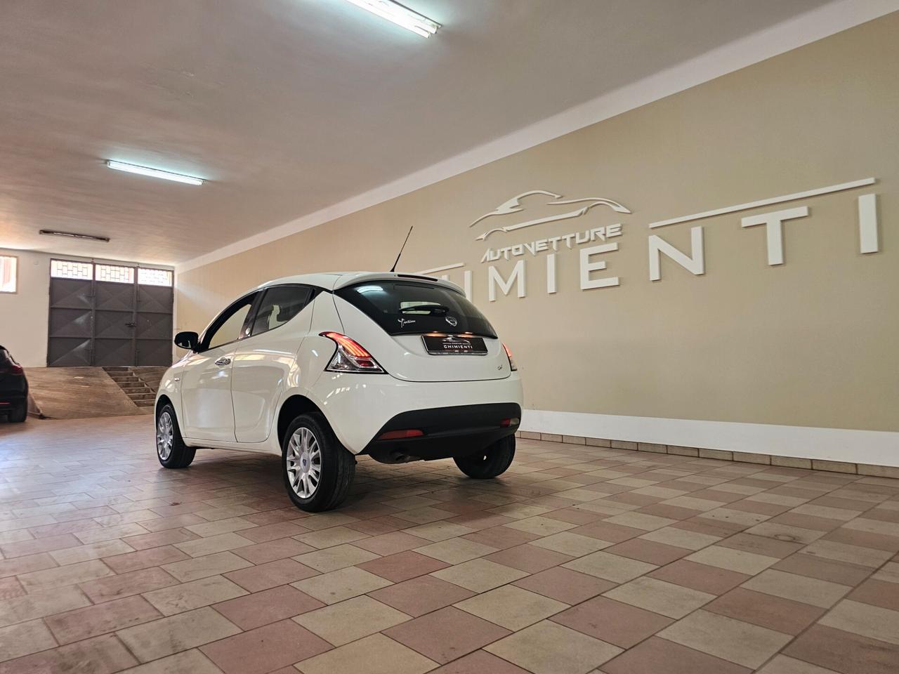 Lancia Ypsilon 0.9 TwinAir 85 CV 5 porte Metano Ecochic Gold