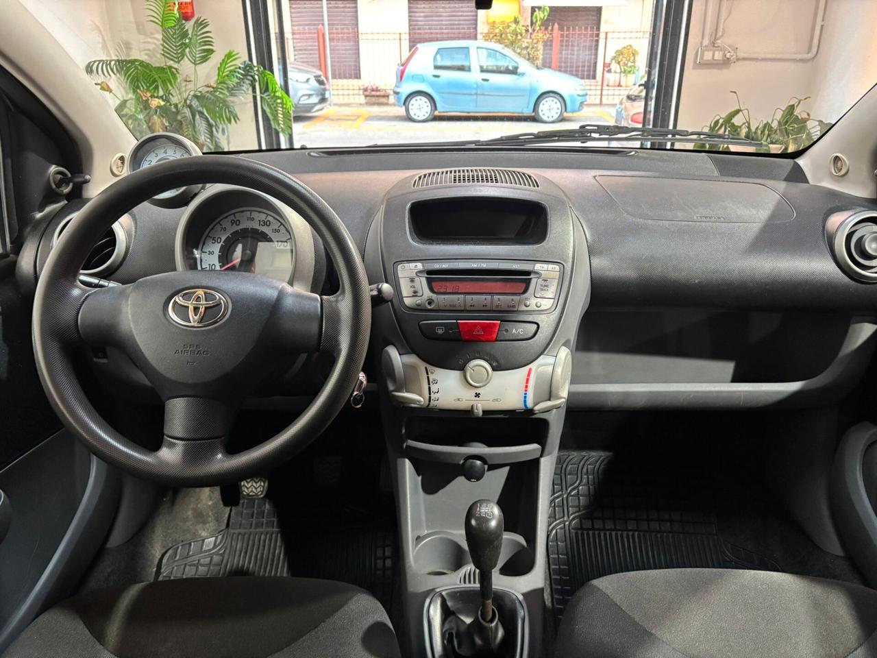 Toyota Aygo 1.0 12V VVT-i 5 porte Sol