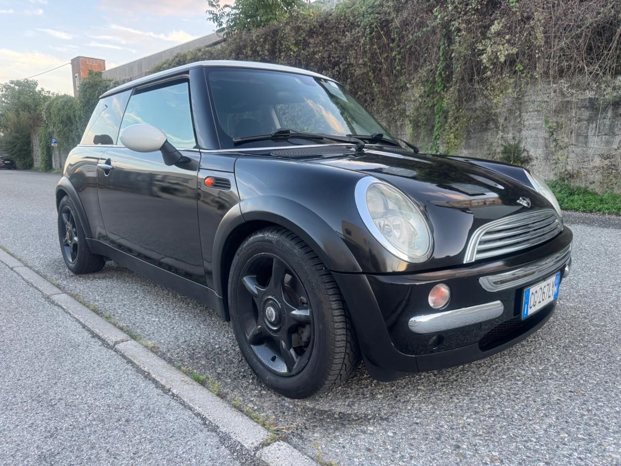 Mini cooper idonea ai neopatentati gomme e frizione nuove