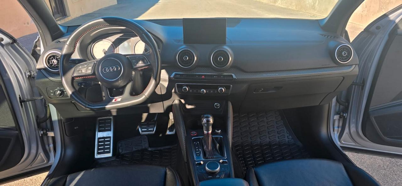 Audi Q2 SQ2 TFSI quattro S tronic sport attitude