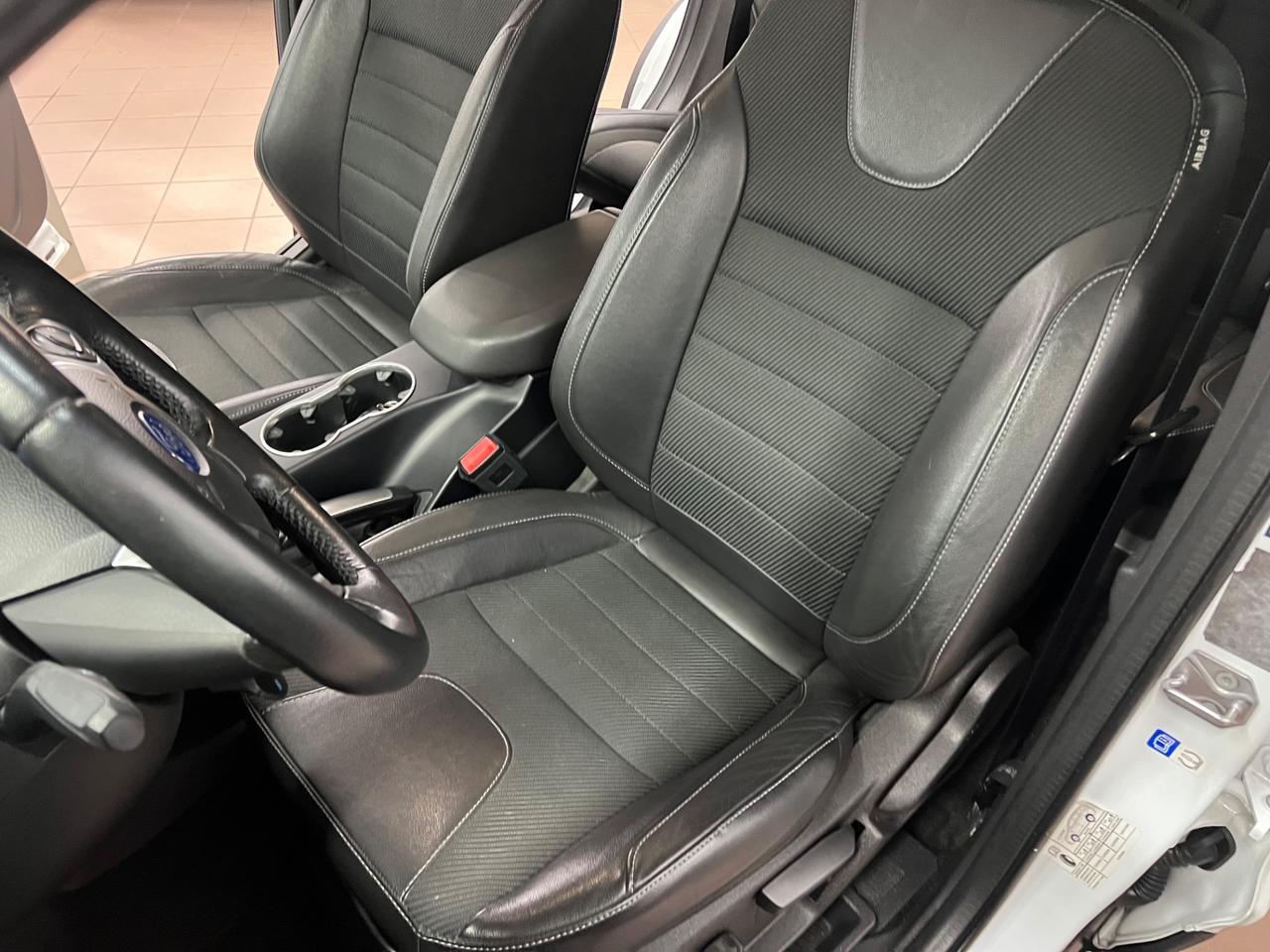 Ford Kuga 2.0 TDCI 150 CV S&S 4WD Titanium