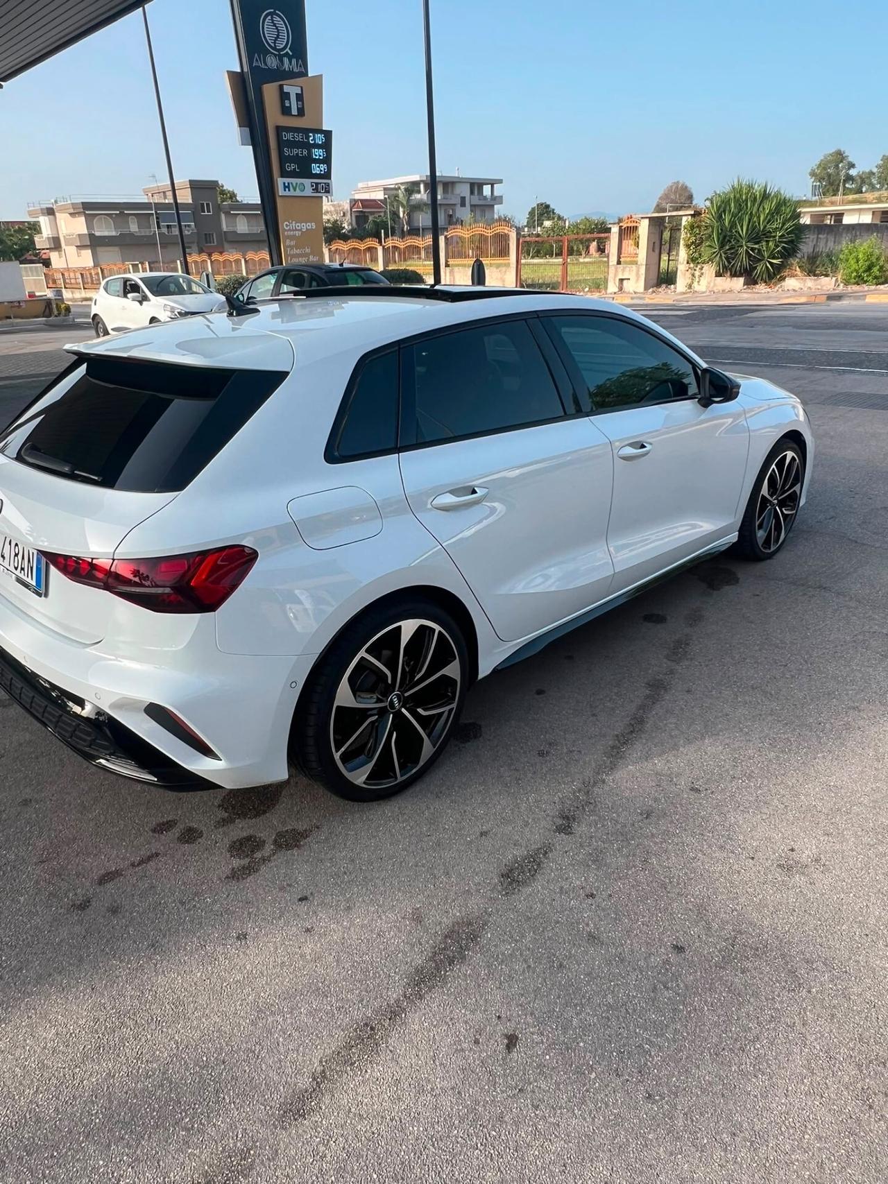Audi A3 2025 SPB 35 2025 TDI S tronic line edition TETTO