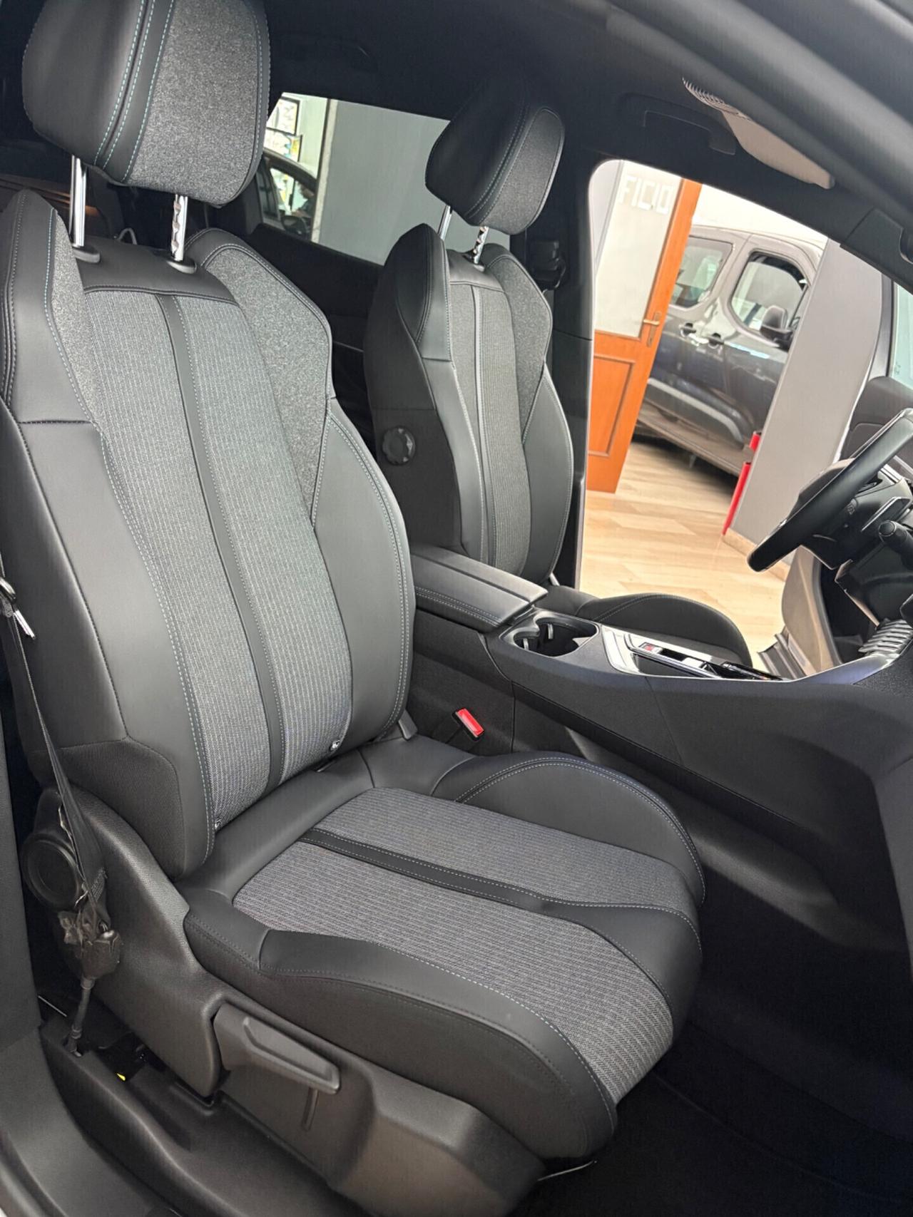 Peugeot 3008 BlueHDi 130cv EAT8 ALLURE