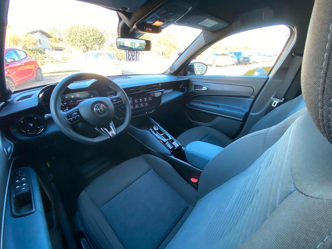 Alfa Romeo Junior 1.2 145 CV Hybrid eDCT6