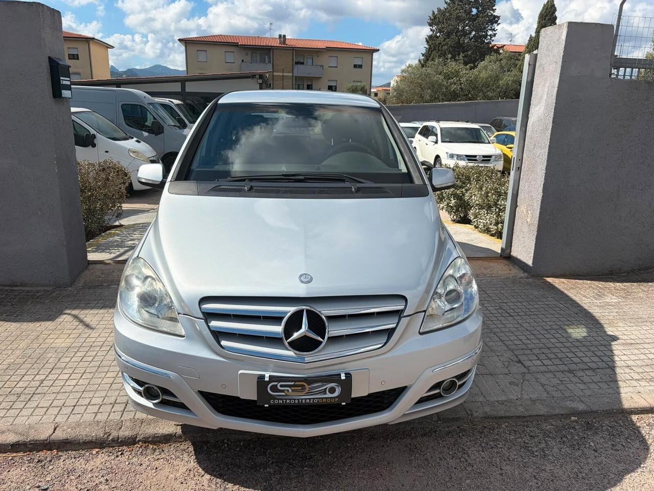Mercedes-benz B 180