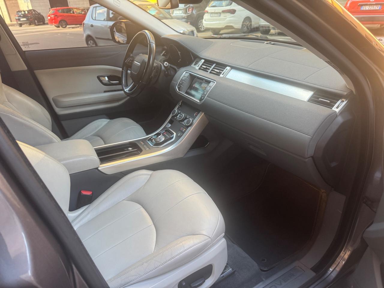 Land Rover Range Evoque 2.0 TD4 180 CV 5p. Edition