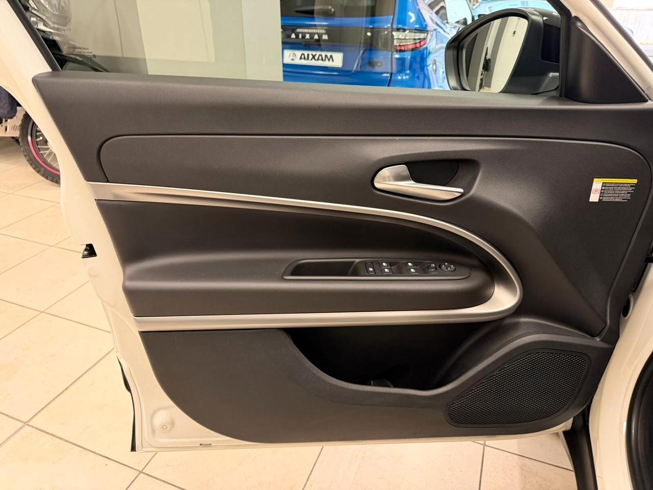 Jeep Avenger 1.2 Turbo 100 CV Altitude a 220 al mese