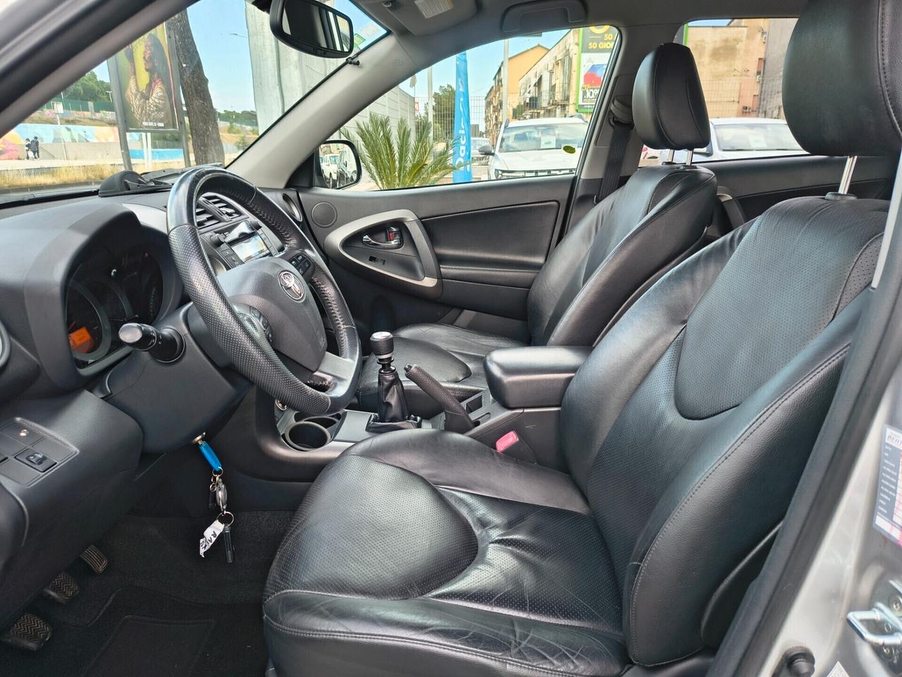 TOYOTA RAV4 2.2 DIESEL MODELLO LUXURY ANNO 2009