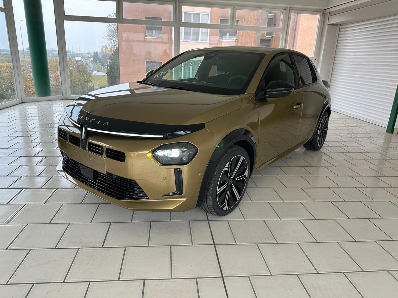 Lancia Ypsilon Hybrid e-DCT LX