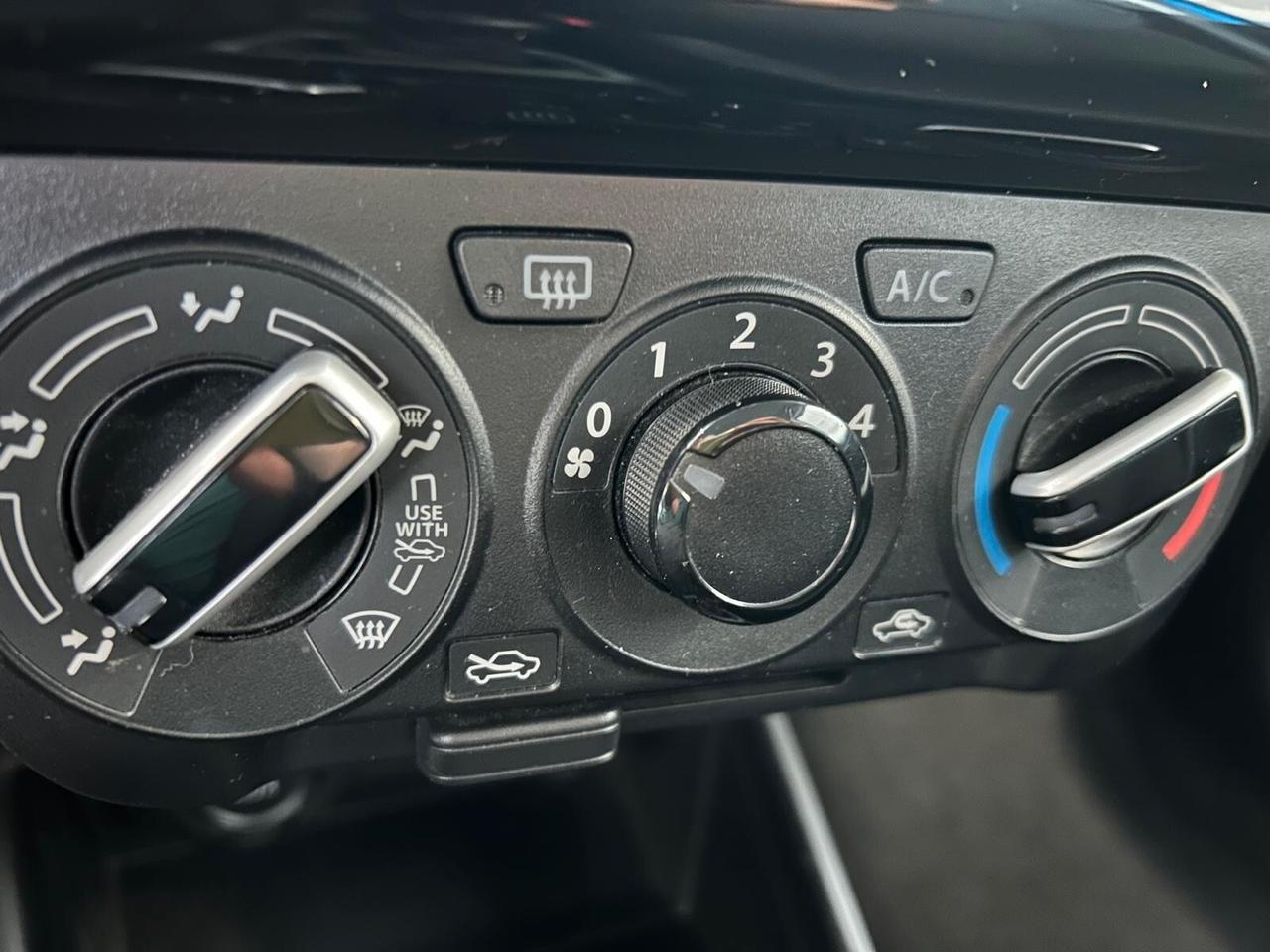Suzuki Swift COOL 1.2 Hybrid 5p.
