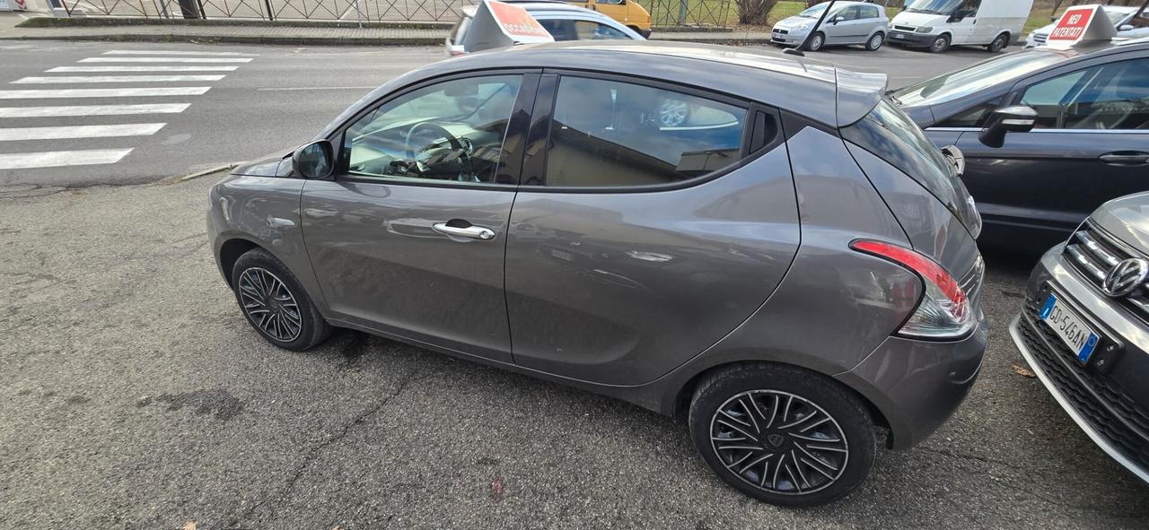 Lancia Ypsilon 1.0 FireFly 5 porte S&S Hybrid UnYca