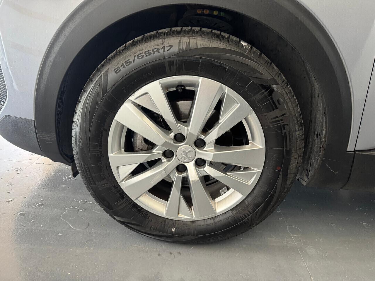 Peugeot 3008 BlueHDi 130 EAT8 Active Pack - 2021