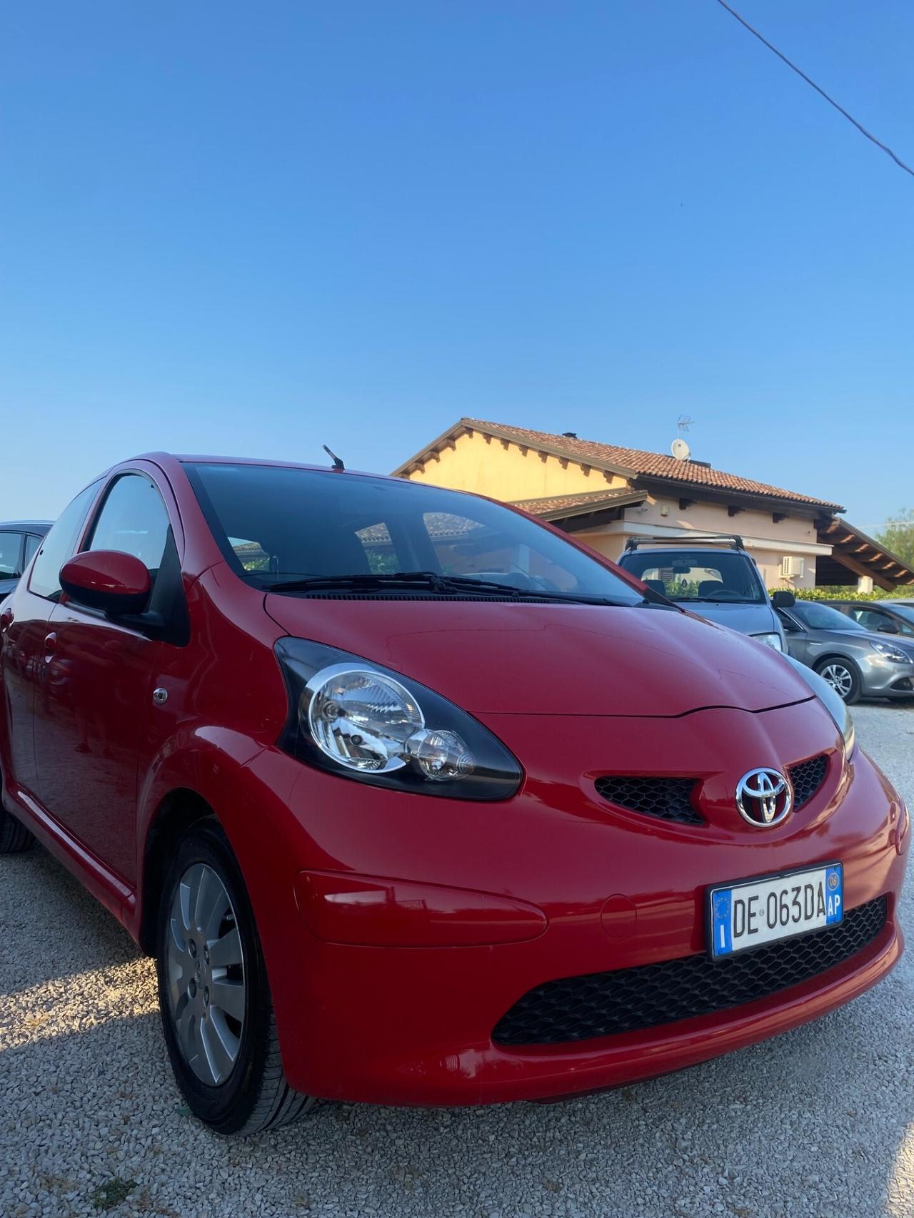 Toyota Aygo 1.0 12V VVT-i 5 porte Sol
