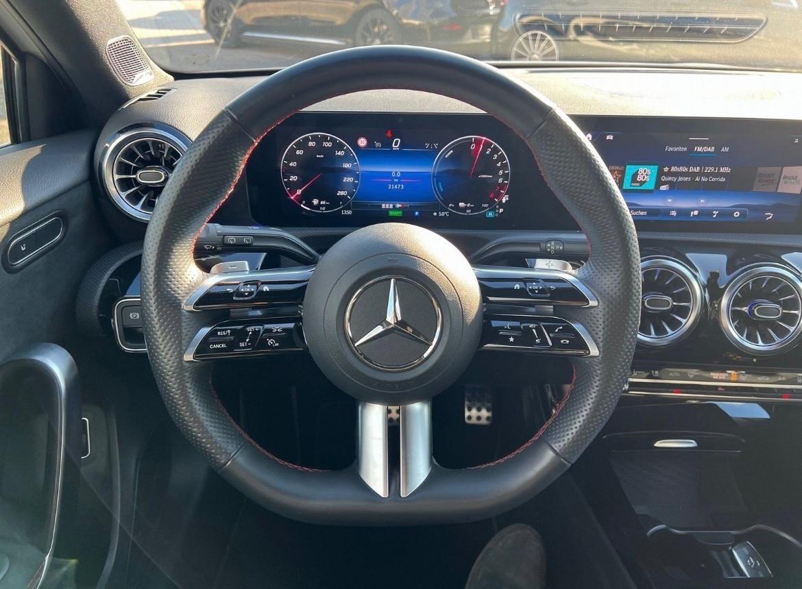 Mercedes-Benz A 250 e AMG Line