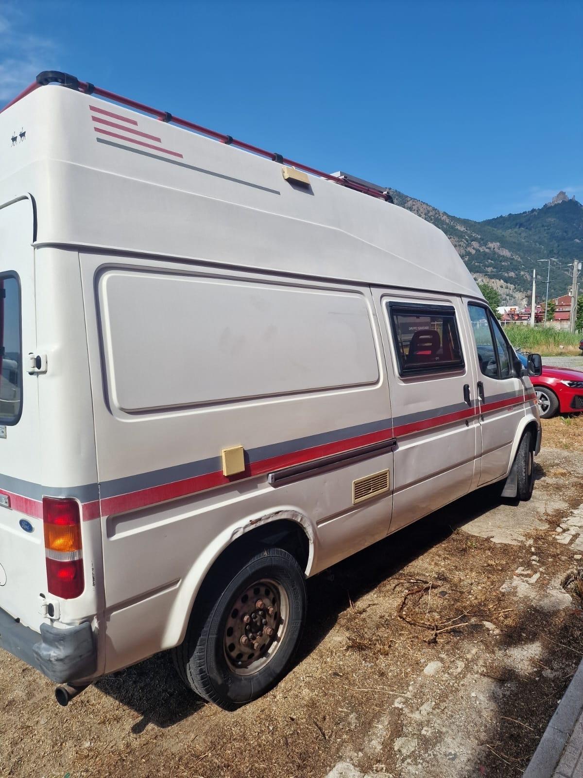 Vra22 Camper puro Ford del 1992 in saldo