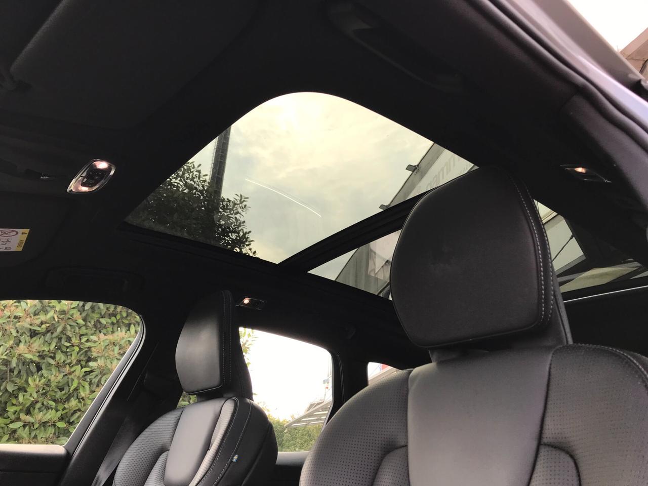 Volvo XC 60 XC60 D5 AWD Geartronic R-design