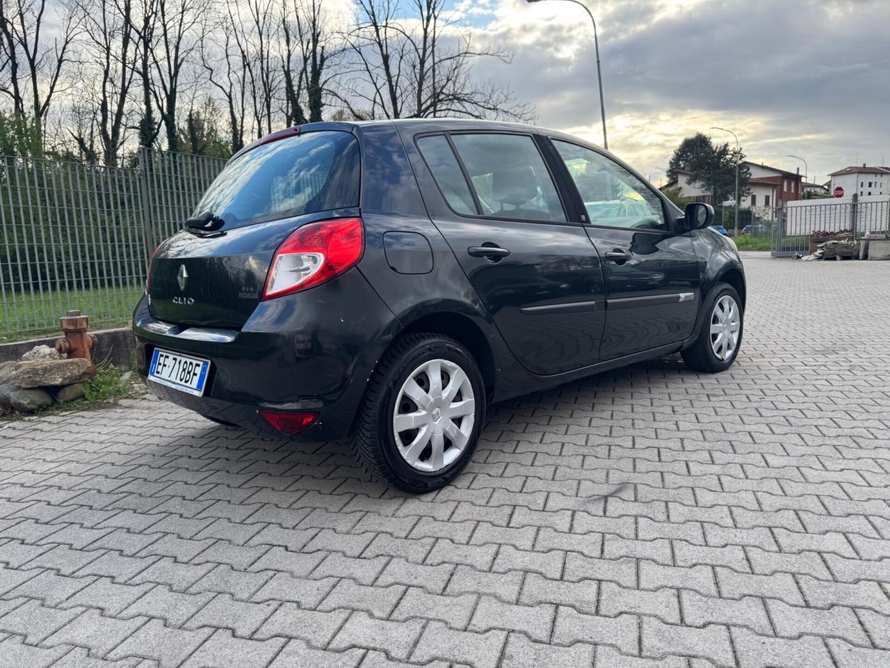 Renault Clio 1.2 16V 5 porte Luxe
