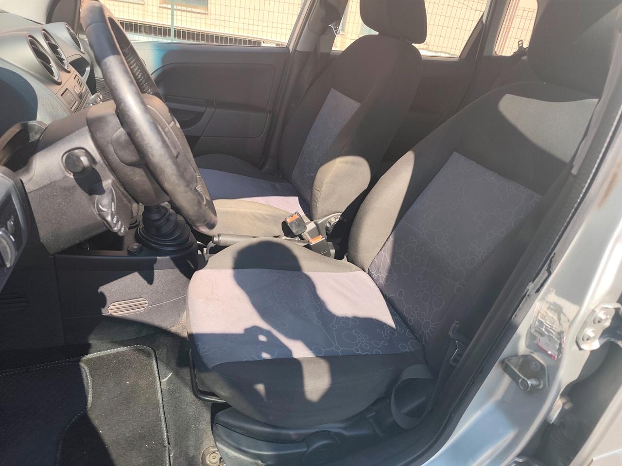 Ford Fiesta 1.4 TDCi 5porte Ghia neopatentati