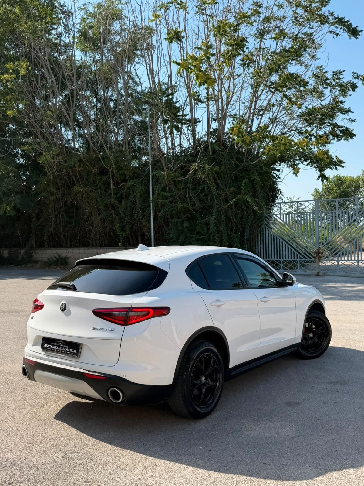 Alfa Romeo Stelvio 2.2 Turbodiesel 210 CV AT8 Q4 Business