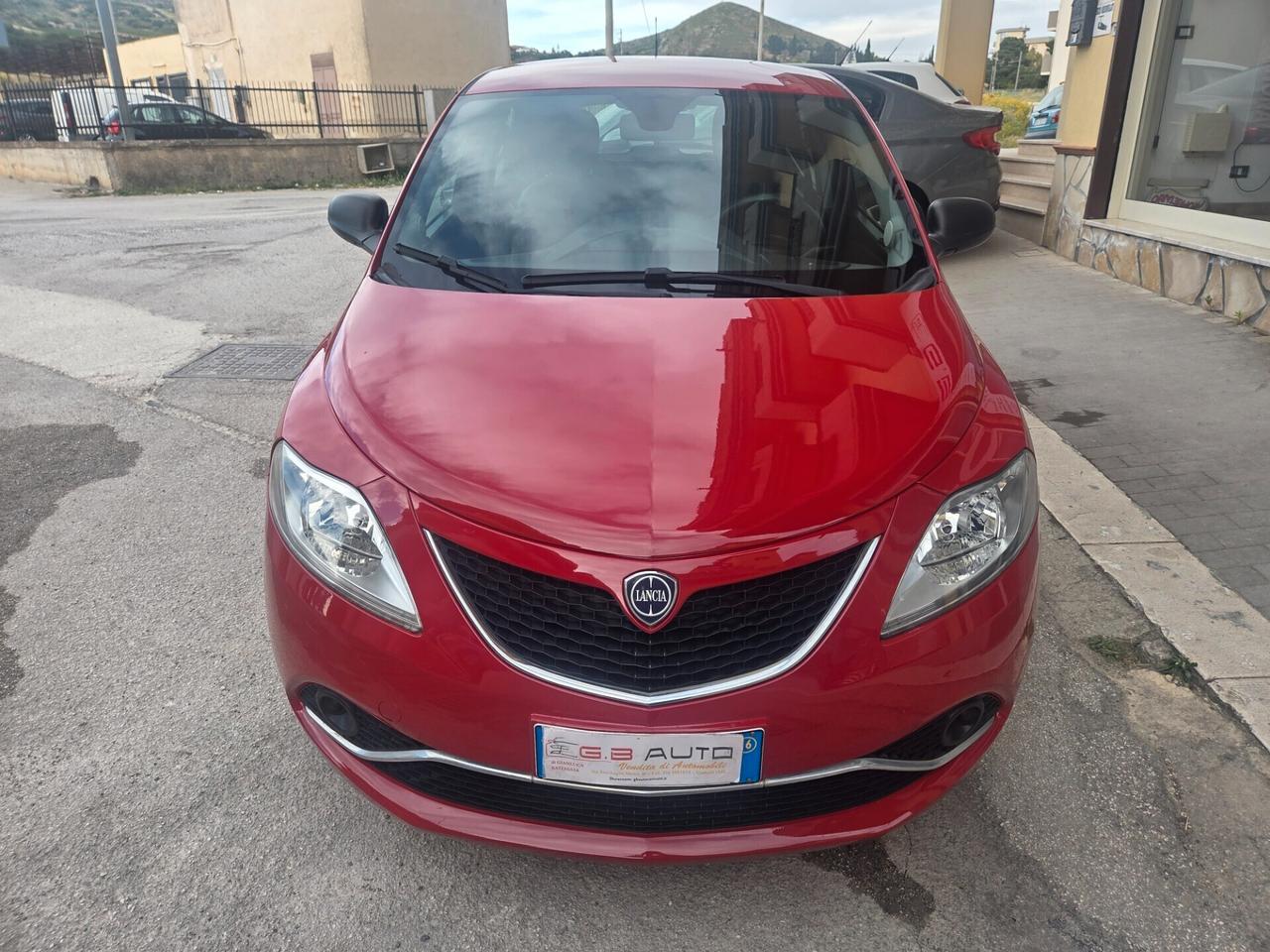 LANCIA YPSILON 1.2 BENZ 4 CILINDRI SOLI KM 66000 CERTIF