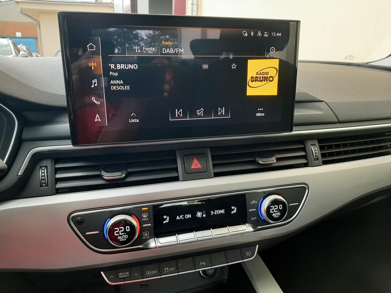 Audi A4 30 (2.0) TDI 136cv S Tronic Business Advanced