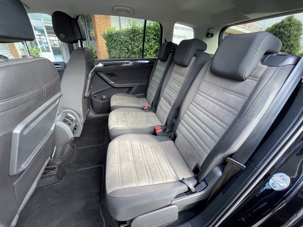 VOLKSWAGEN Touran 2.0 TDI 150 CV SCR DSG Executive BlueMotion Tech. del 2021