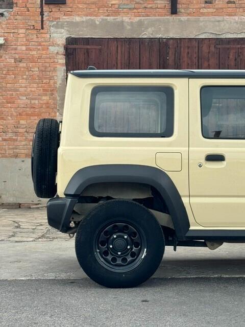 Suzuki Jimny 1.5 5MT Top (AUTOCARRO N1)