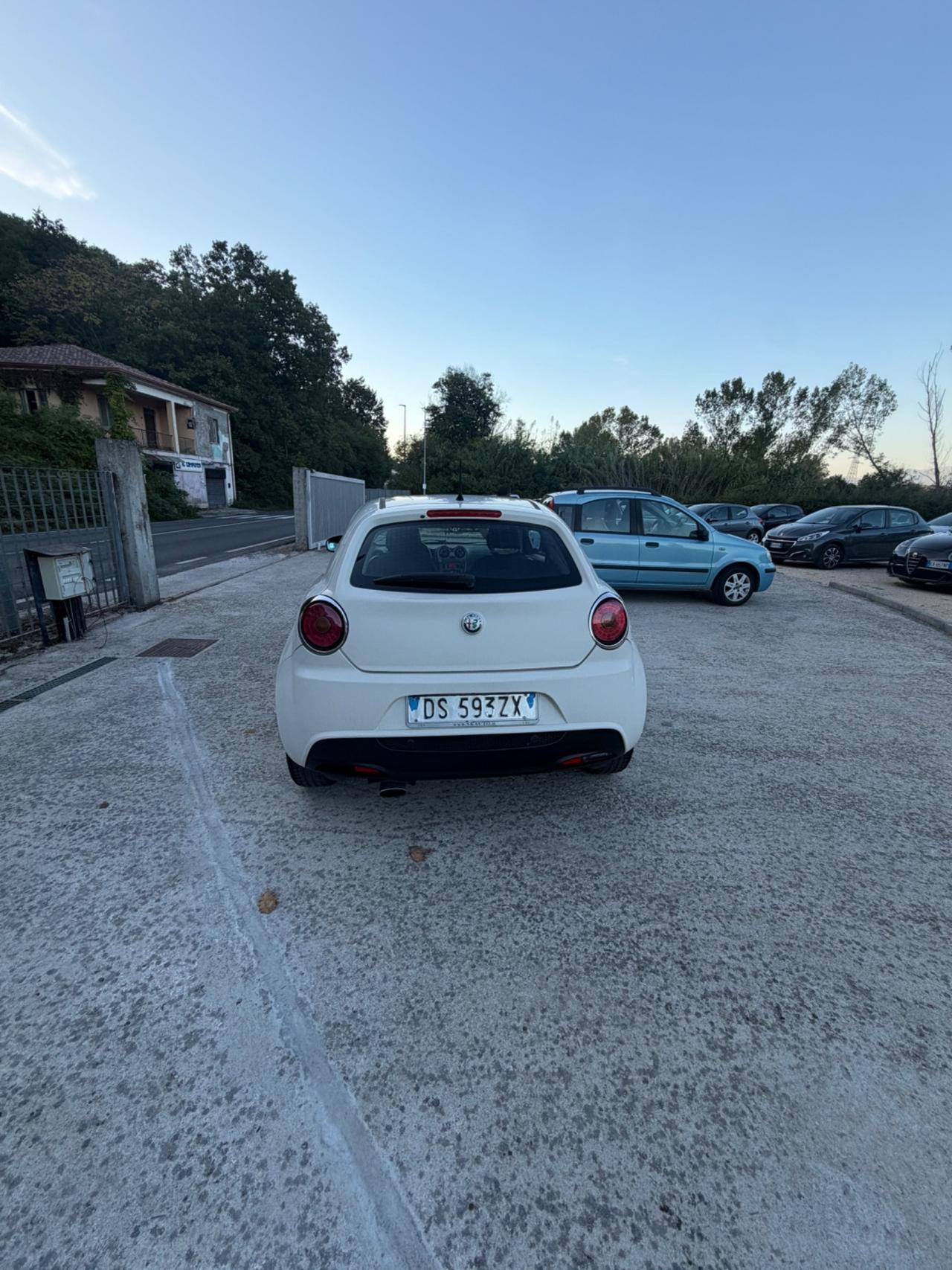 Alfa Romeo MiTo 1.6 JTDm 16V Distinctive Premium Pack
