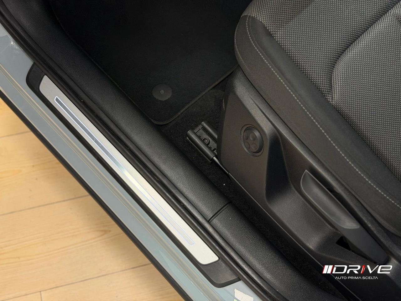 AUDI Q2 Q2 35 TFSI S tronic Identity Black