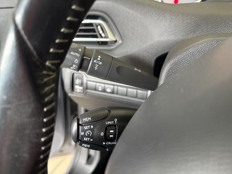 Peugeot 308 BlueHDi 120 EAT6 S&S SW Allure
