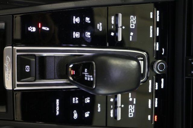 PORSCHE Cayenne 3.0 V6 E-Hybrid Platinum Edition