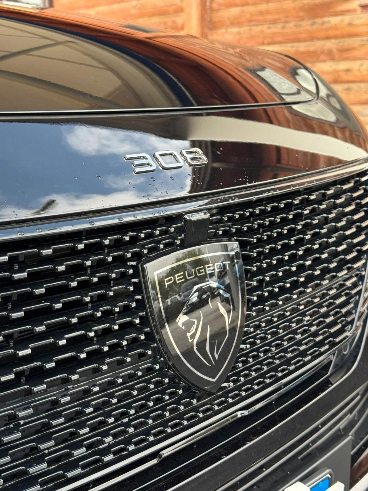 Peugeot 308 Hybrid 136 e-DCS6 GT