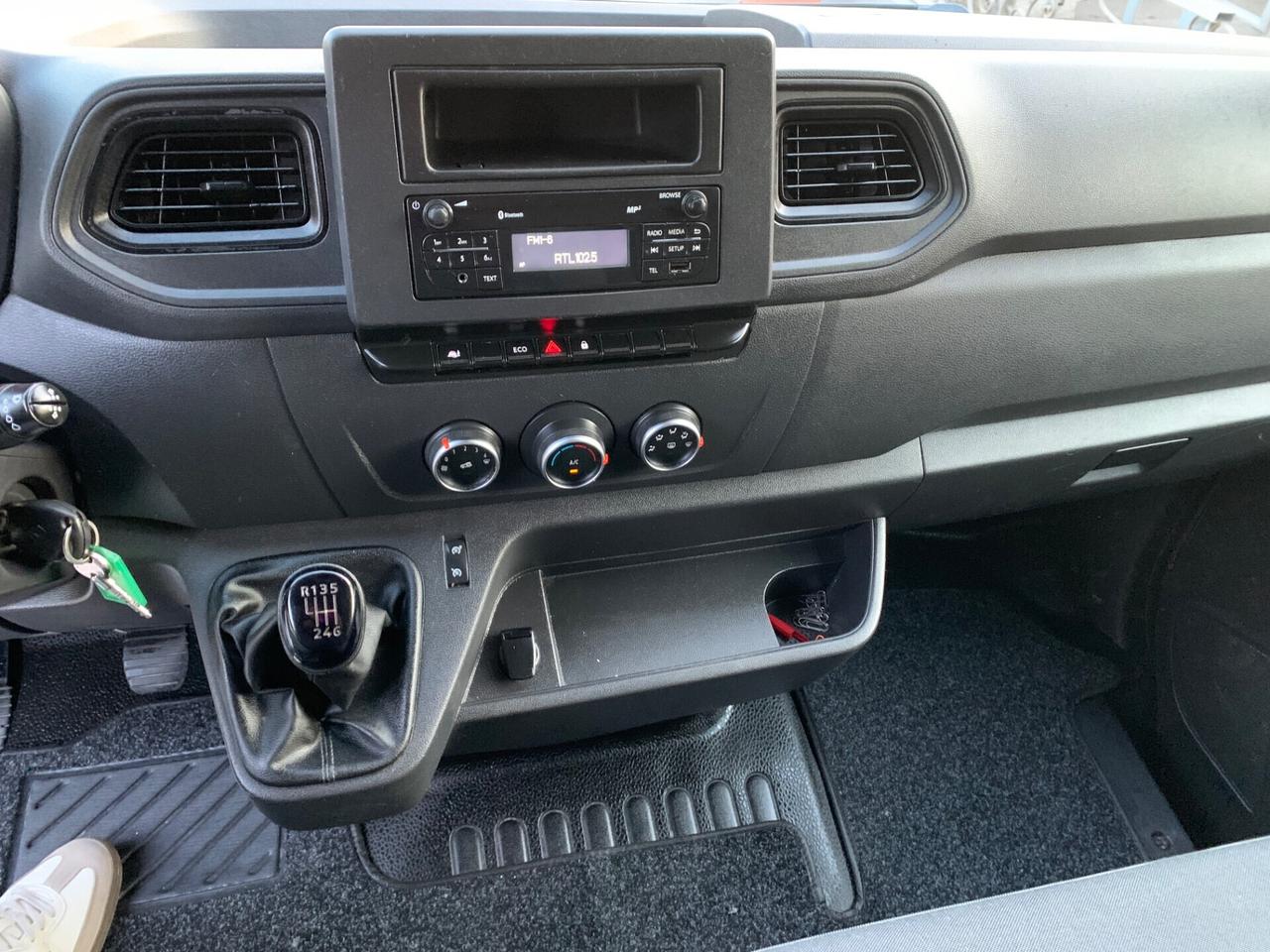 RENAULT MASTER 2.3 DCI H2L2