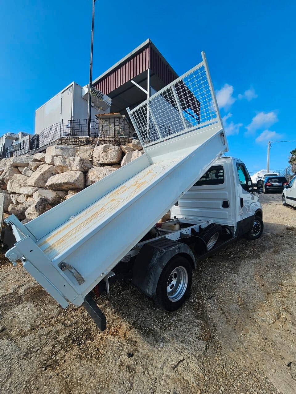 Iveco Daily 35 C 14 ribaltabile con 79.000km