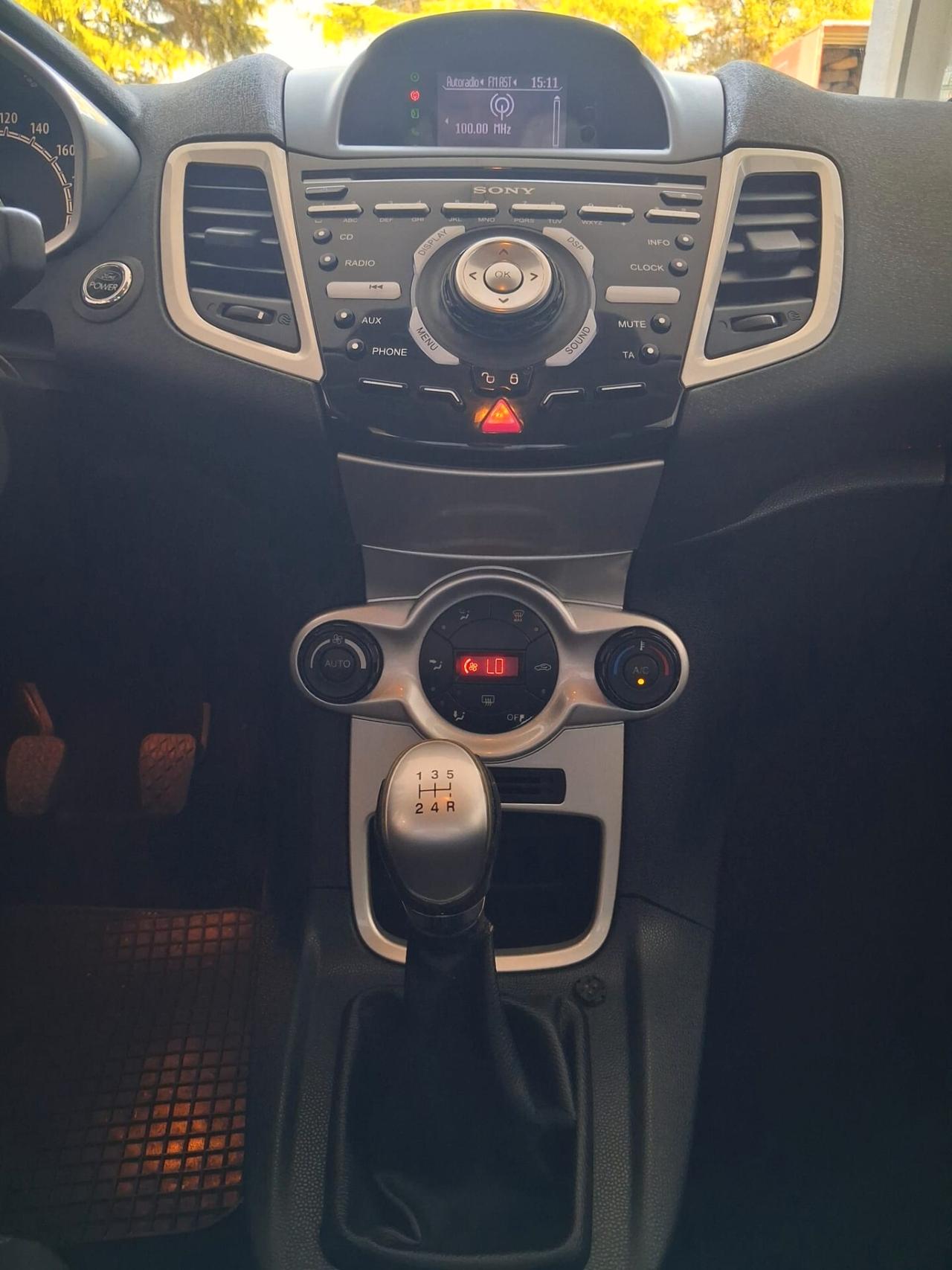 Ford Fiesta 1.4 5 porte Bz.- GPL Titanium