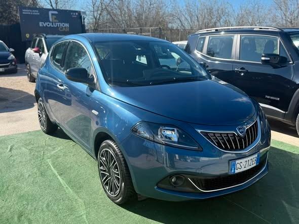 Lancia Ypsilon 1.0 FireFly 5 porte S&S Hybrid Silver 2023