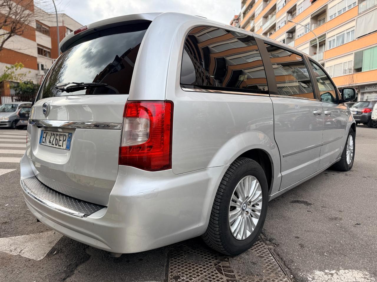 Lancia Voyager 2.8d 163cv Automatica 7 Posti