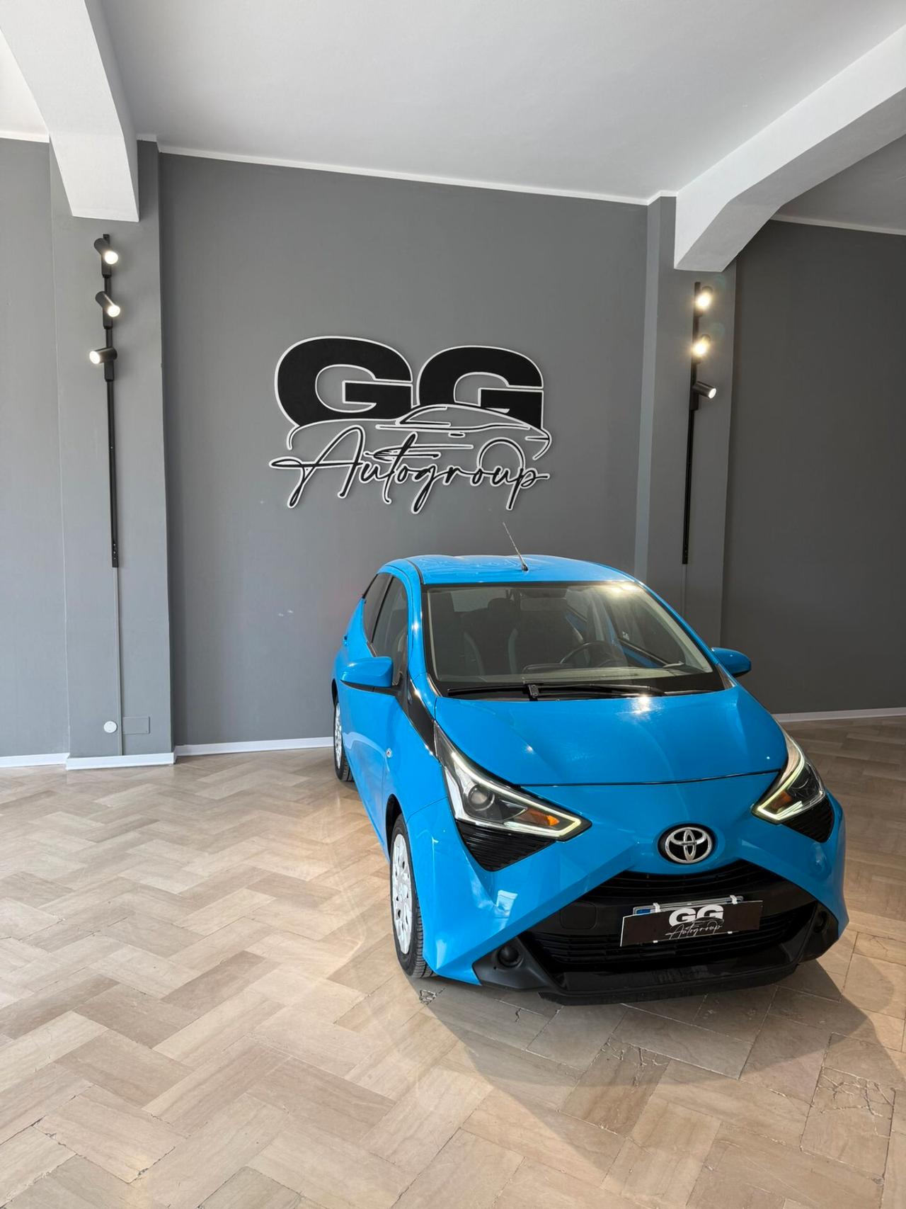 Toyota Aygo Connect 1.0 VVT-i 72 CV 5 porte x-clusiv