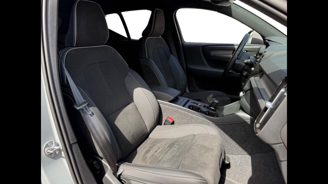 VOLVO XC40 Core B3 AUT
